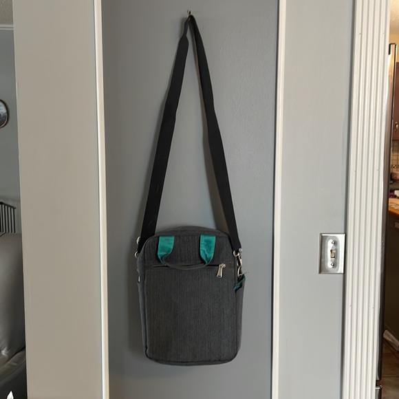 Tablet or laptop bag - Picture 2 of 4